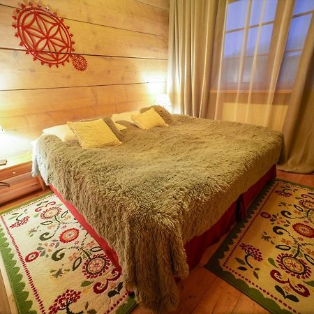 Gosciniec Debowa Gazdowka Bed & Breakfast Ustrzyki Dolne Eksteriør bilde