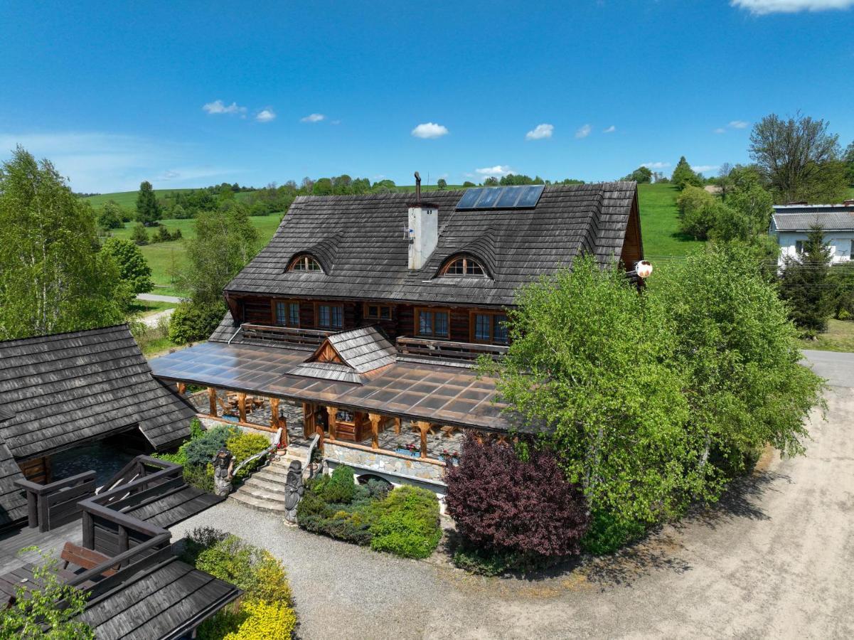 Gosciniec Debowa Gazdowka Bed & Breakfast Ustrzyki Dolne Eksteriør bilde