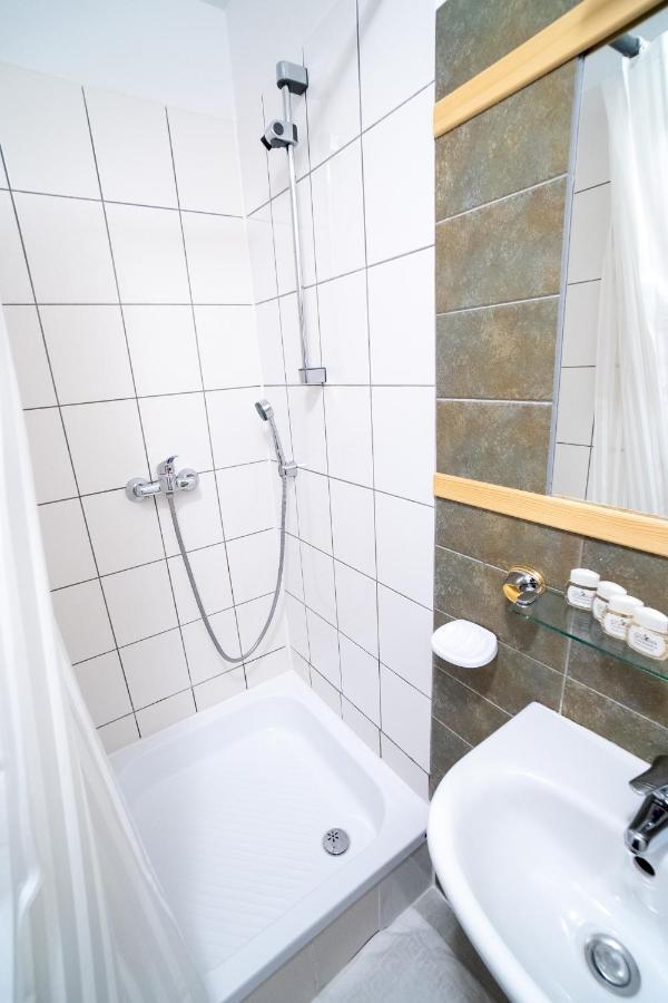 Gosciniec Debowa Gazdowka Bed & Breakfast Ustrzyki Dolne Eksteriør bilde