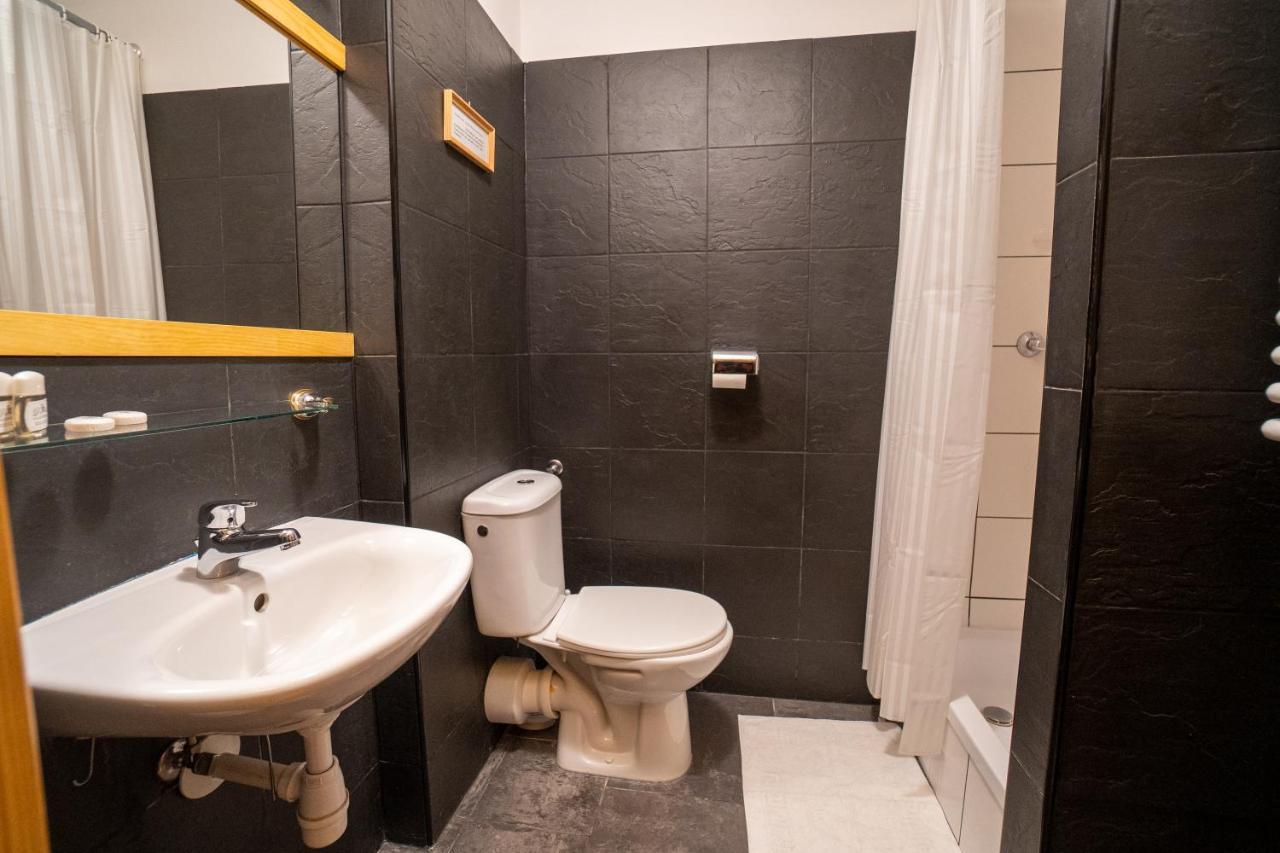Gosciniec Debowa Gazdowka Bed & Breakfast Ustrzyki Dolne Eksteriør bilde