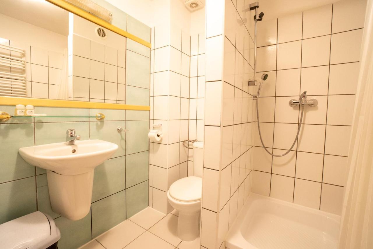 Gosciniec Debowa Gazdowka Bed & Breakfast Ustrzyki Dolne Eksteriør bilde