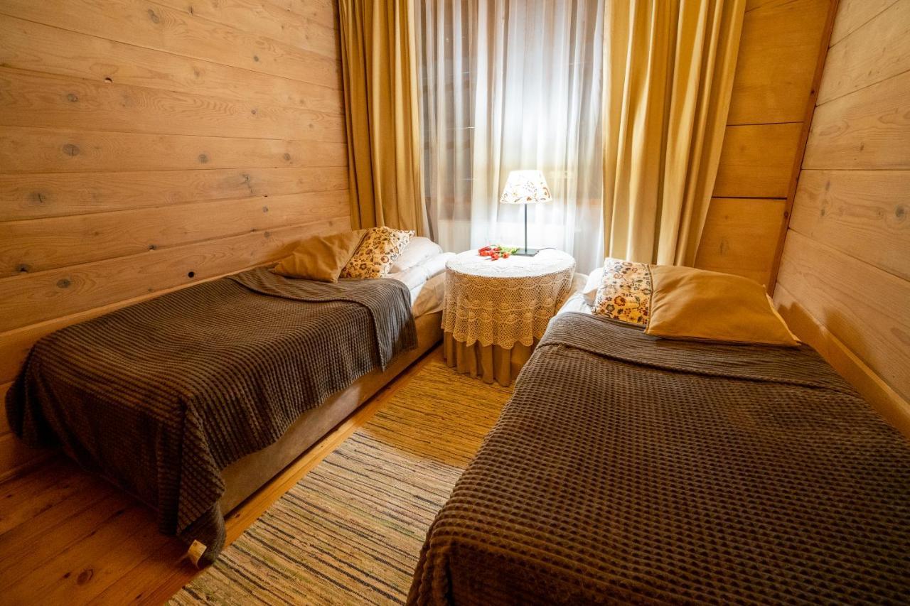Gosciniec Debowa Gazdowka Bed & Breakfast Ustrzyki Dolne Eksteriør bilde