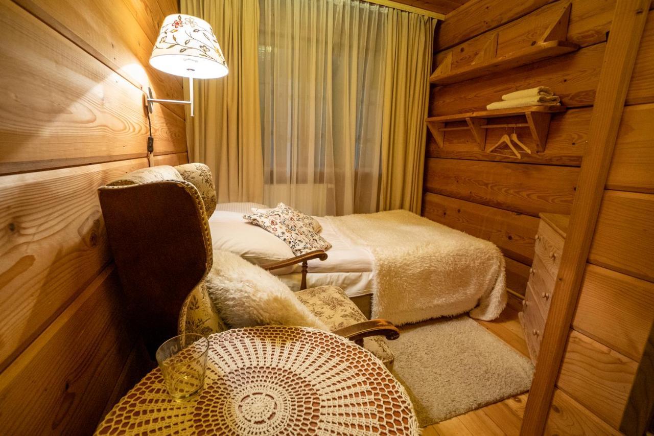 Gosciniec Debowa Gazdowka Bed & Breakfast Ustrzyki Dolne Eksteriør bilde