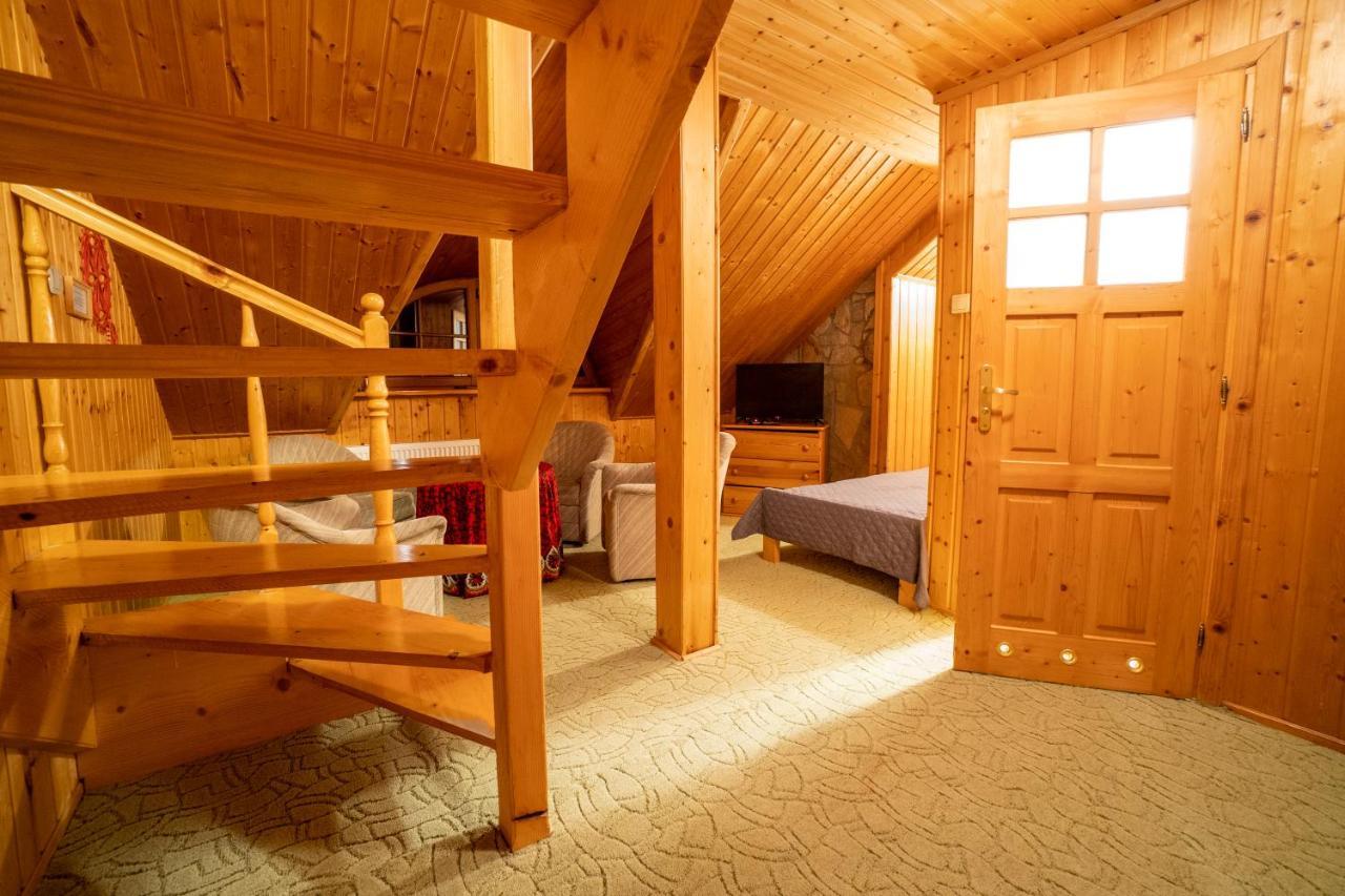 Gosciniec Debowa Gazdowka Bed & Breakfast Ustrzyki Dolne Eksteriør bilde