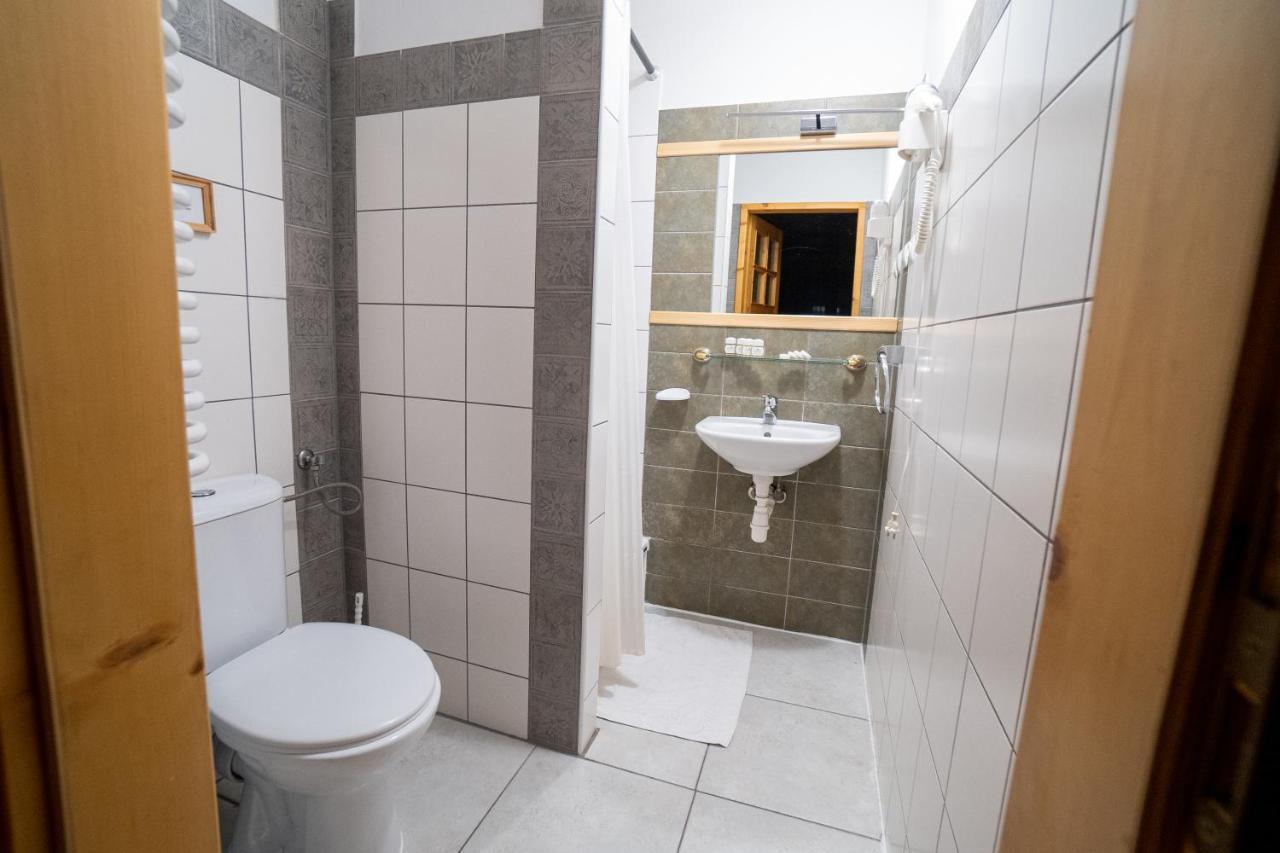 Gosciniec Debowa Gazdowka Bed & Breakfast Ustrzyki Dolne Eksteriør bilde
