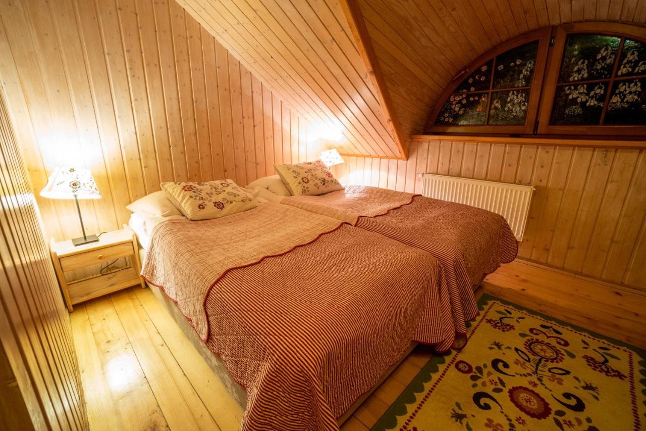 Gosciniec Debowa Gazdowka Bed & Breakfast Ustrzyki Dolne Eksteriør bilde